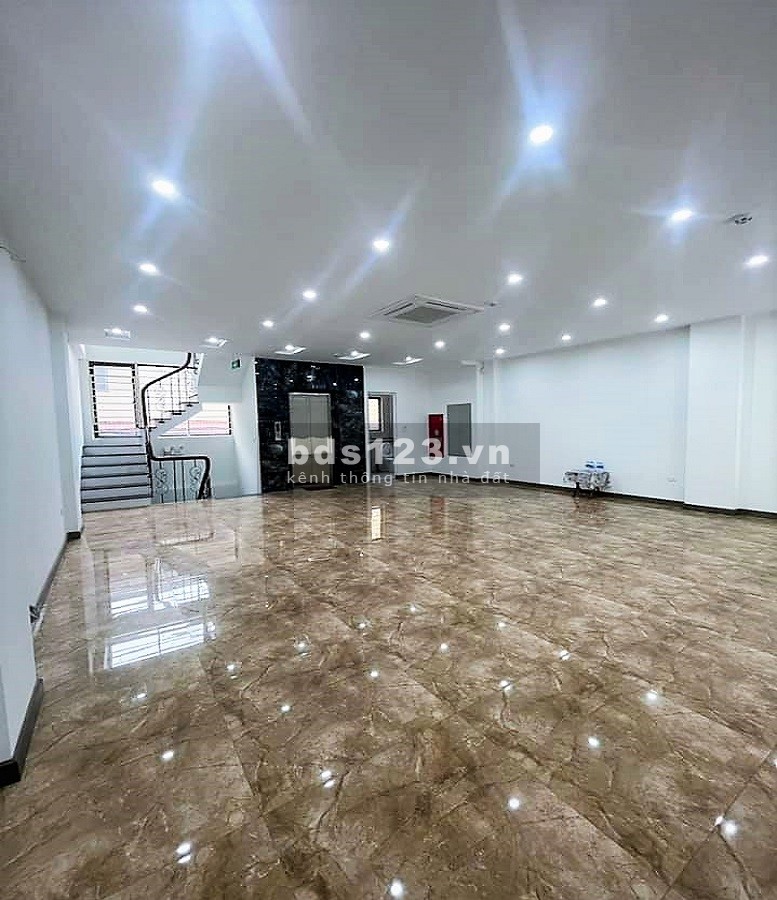 Bán nhà phố Khuất Duy Tiến Quận Thanh Xuân. Vỉa hè, ô tô, dt 110m2 9 tầng, mt. 7.2m giá 35 tỷ