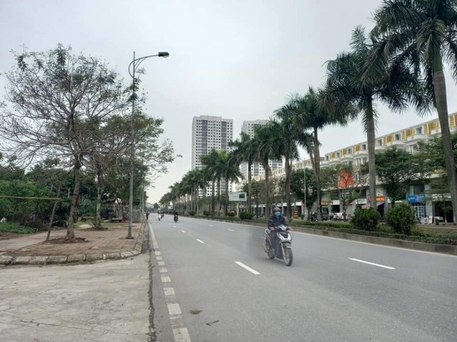 Chính chủ nhờ bán đất mặt phố Lê Trọng Tấn, Hà Đông, vỉa hè rộng, dtsd 120m2