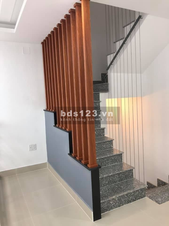 Phú Nhuận Thích Quảng Đức 5 Tầng dt 24m2 giá 4.95 Tỷ hẻm xe hơi thông vị trí đẹp: 0969476617