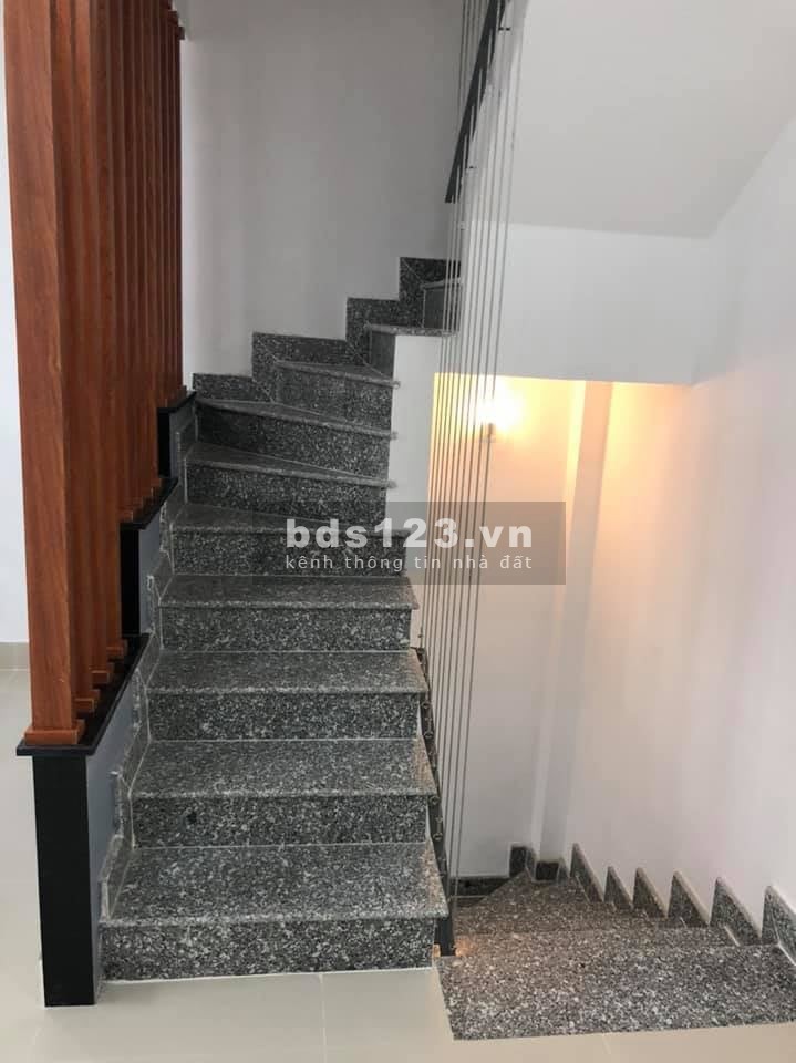 Phú Nhuận Thích Quảng Đức 5 Tầng dt 24m2 giá 4.95 Tỷ hẻm xe hơi thông vị trí đẹp: 0969476617