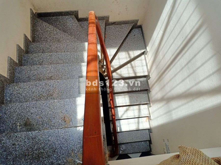 Nhà phố Mỗ Lao Hà Đông, đúc kiên cố 5 tầng kiên cố, diện tích 50m2, 6 ngủ mà chỉ 4.2 tỷ.