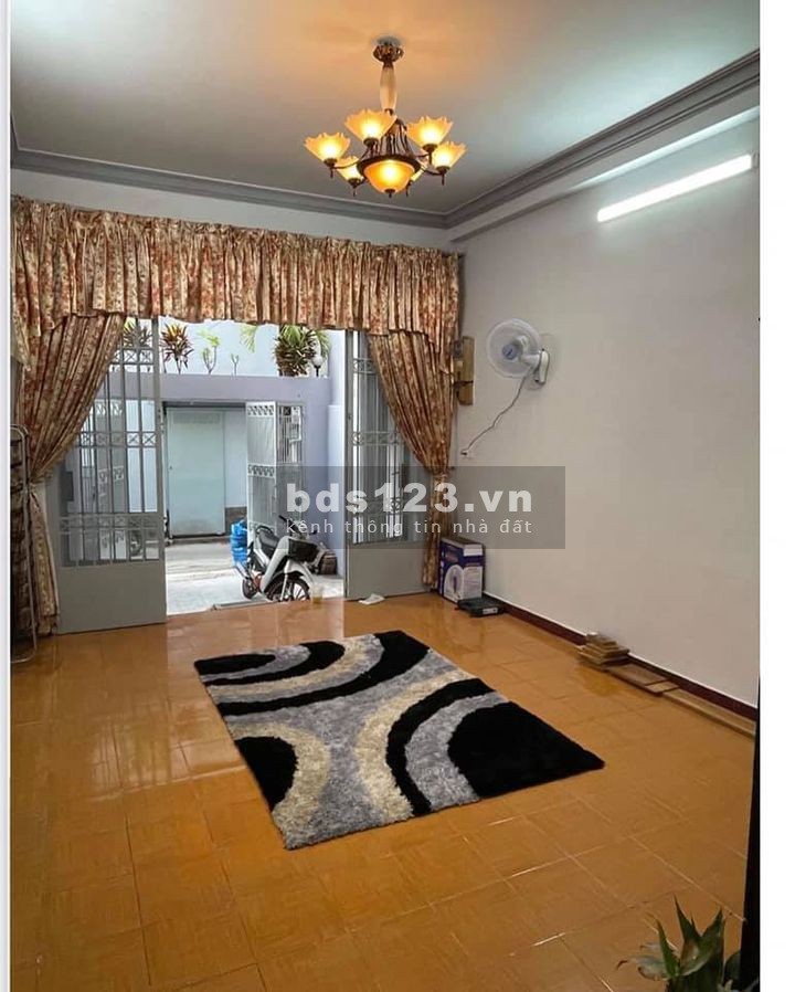 Bán nhà diện tích lớn đường Nguyễn Trọng Tuyển, 105.8m2 (4 x 22m - nở hậu 7m), 2 tầng, giá 10.3 tỷ.