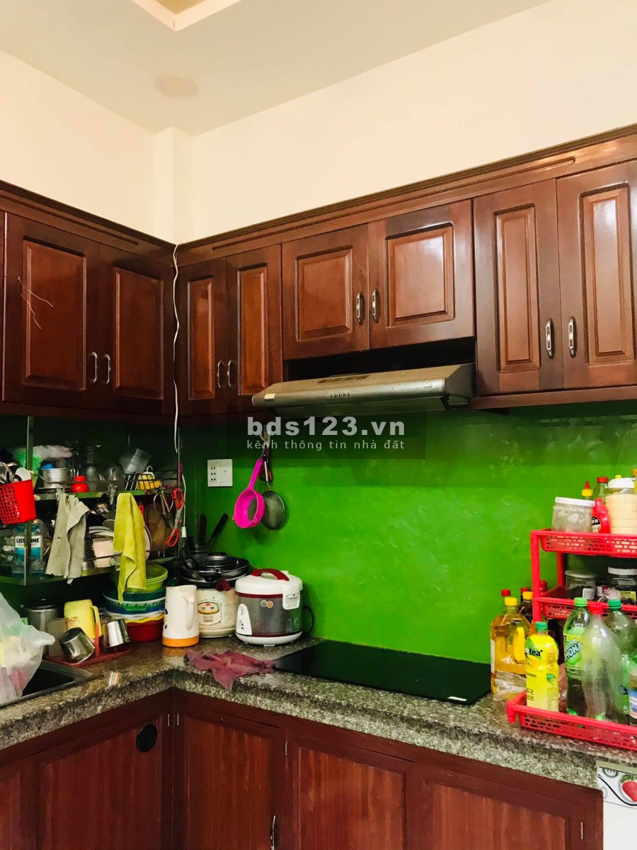 Nhà mới 3 tầng hiện đại gần trường trung học Phạm Văn Hai giá bán 6 tỷ, vị trí đẹp