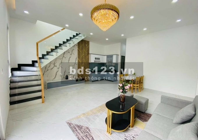 Chính chủ cần bán nhà nhỏ sau sân banh mini còn mới, kết cầu 1 trệt, 1 lầu, còn mới