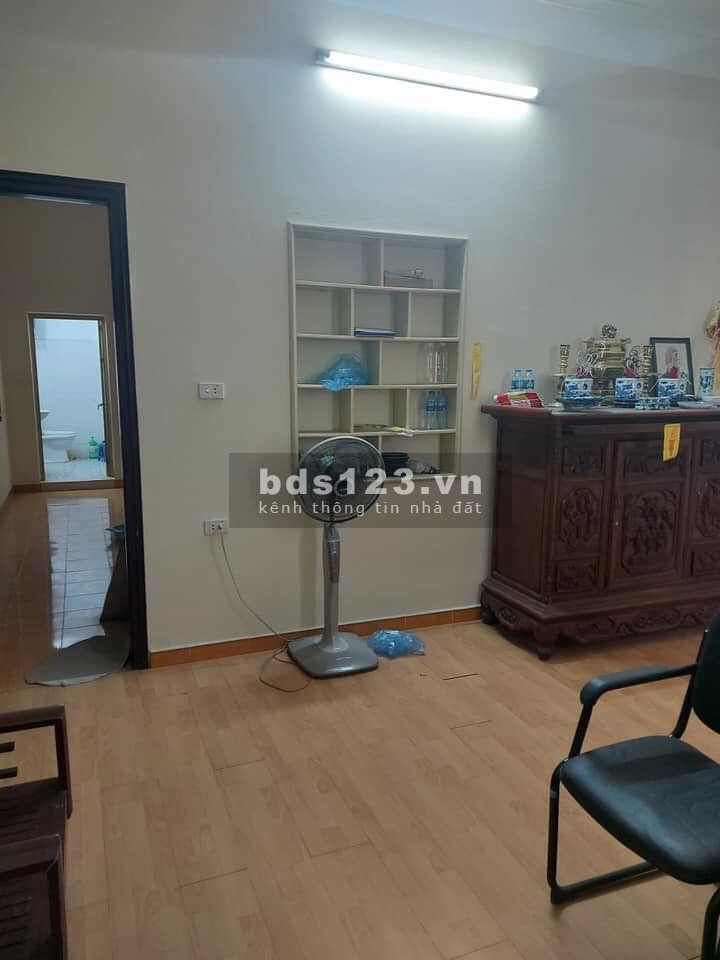 Bán nhà Cầu Giấy diện tích 98m2 4 tầng mt 5.5m giá bán chỉ 9.5 tỷ trung tâm Cầu Giấy