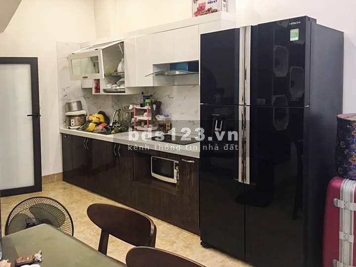 Bán căn góc, ô tô 40m, Đại La, Hai Bà Trưng, dt 50m2, đúc 5 tầng, giá bán 3.1 tỷ, lhcc