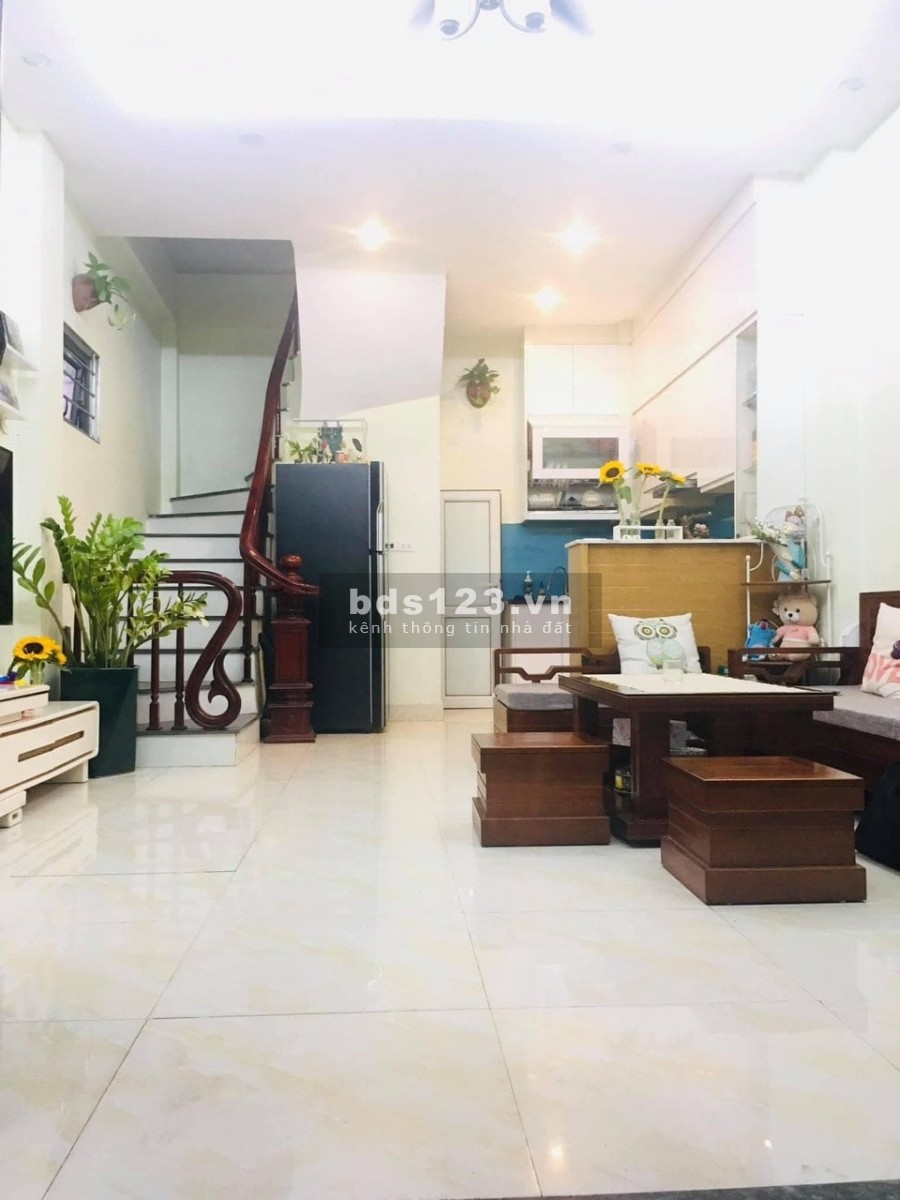 Bán nhà Hoàng Diệu,Ba Đình gần Lăng Bác, Gần phố DT30m2, nhà 5 tầng giá 3.8 tỷ