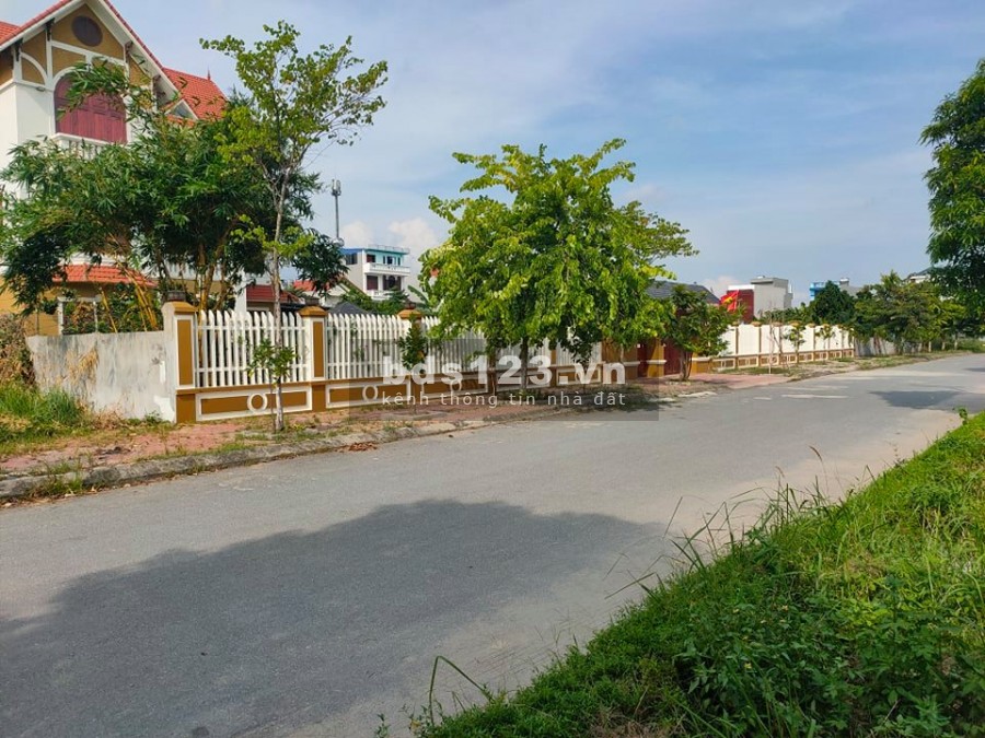 Cần bán đất biệt thự tại new city phố nối diện tích:210m2 ( 2 mặt tiền ) lh: 0359859274