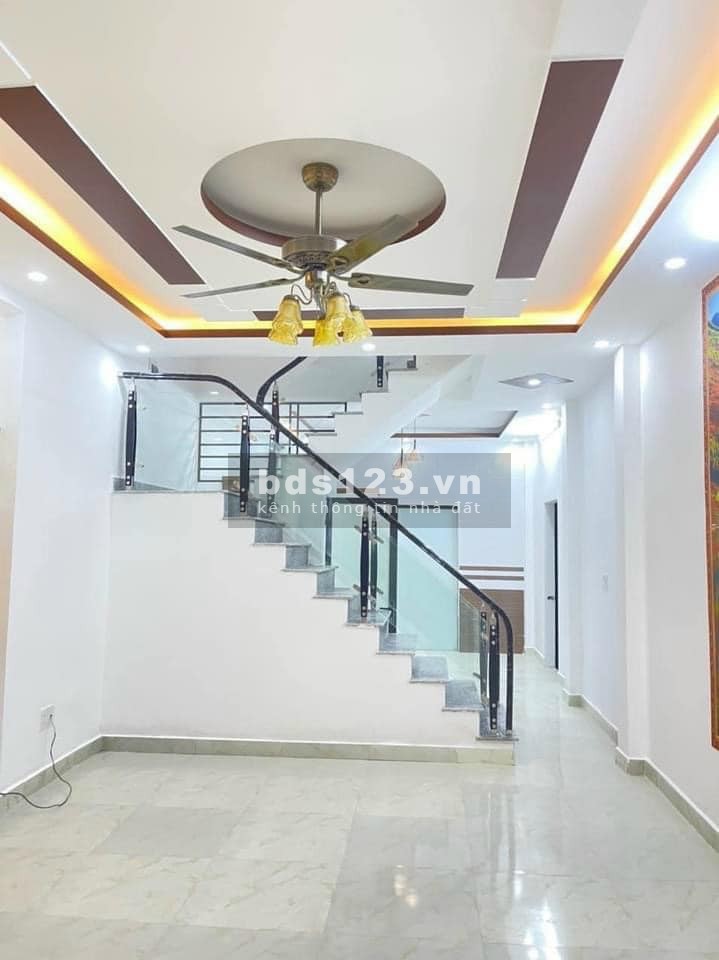 Bán nhà Dịch Vọng Cầu Giấy nhà đẹp lung linh thoáng trước thoáng sau 42m2 nhỉnh 5 tỷ