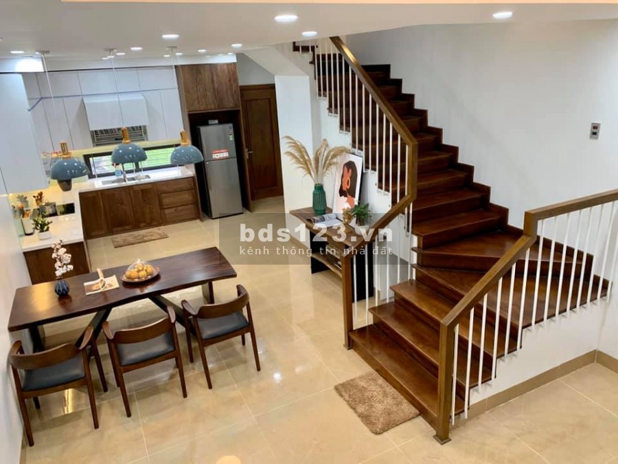 Bán nhà Huỳnh Thúc Kháng, sang trọng đẳng cấp, mặt tiền khủng, 50 m2, 7 tỷ.