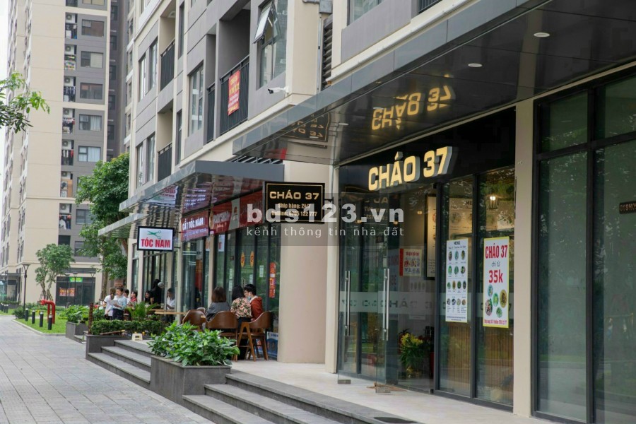 Bán gấp căn Shophouse diện tích sử dụng 230m2, 2 cửa ra vào, mặt tiền 16m, giá chỉ 85tr/m2