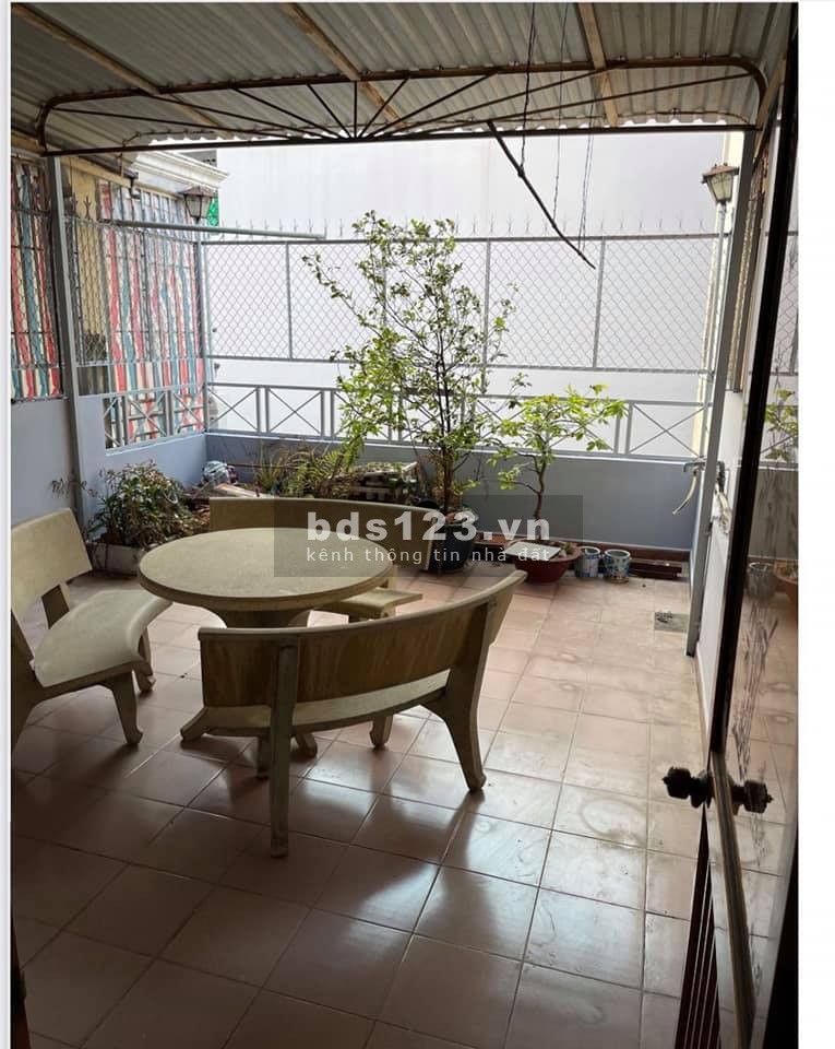 Bán nhà diện tích lớn đường Nguyễn Trọng Tuyển, 105.8m2 (4 x 22m - nở hậu 7m), 2 tầng, giá 10.3 tỷ.