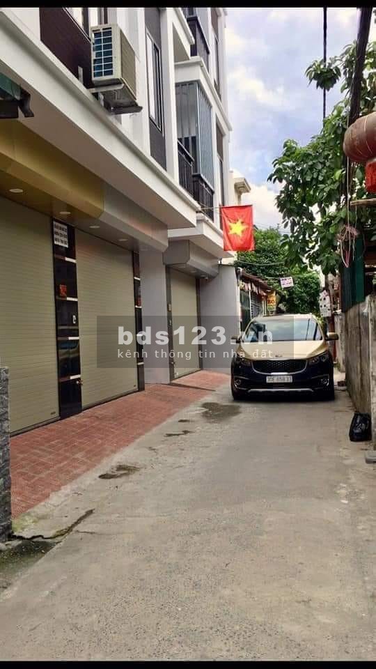 Covid bán nhà Nguyễn Văn Cừ, ô tô tặng nội thất diện tích sử dụng 42m2 giá nhỉnh 5 tỷ