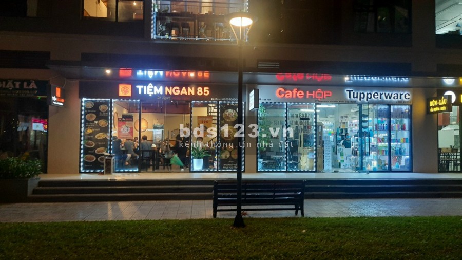 Bán gấp căn Shophouse diện tích sử dụng 230m2, 2 cửa ra vào, mặt tiền 16m, giá chỉ 85tr/m2