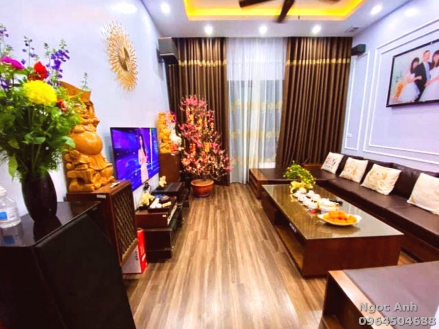 Hiếm! Bán nhà Chùa Bộc, kinh doanh nở hậu khu ô tô, diện tích 65m2, giá bán 5.9 tỷ