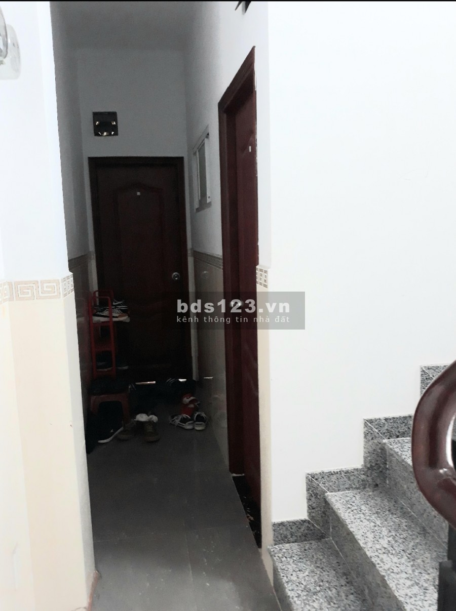 Bán nhà Đoàn Văn Bơ Quận 4, giá bán 9 tỷ, khu dân cư hiện hữu, xe ra vào thoải mái