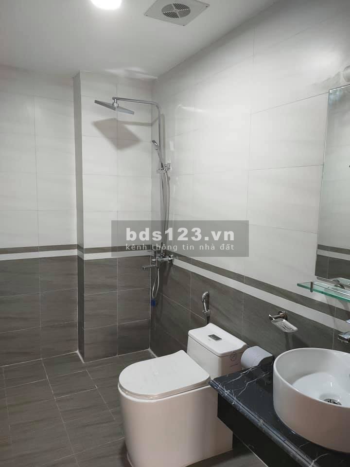 Bán gấp nhà riêng Tân Thuỵ Long Biên, ô tô đỗ cổng nhà mới đẹp, dt 41m2, mt 4m, giá 3,2 tỷ