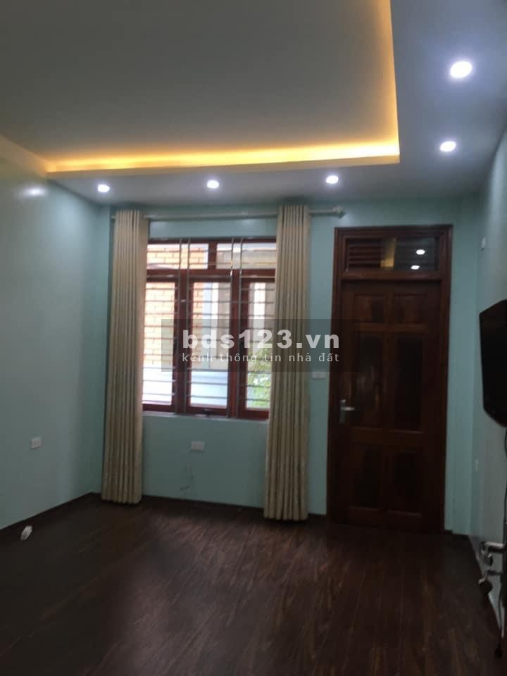 Bán Nhà Cổ Nhuế, khu dân trí cao, dân cư đông đúc, tiện ích bạt ngàn, dt 32m2, 2 tầng 2 tỷ