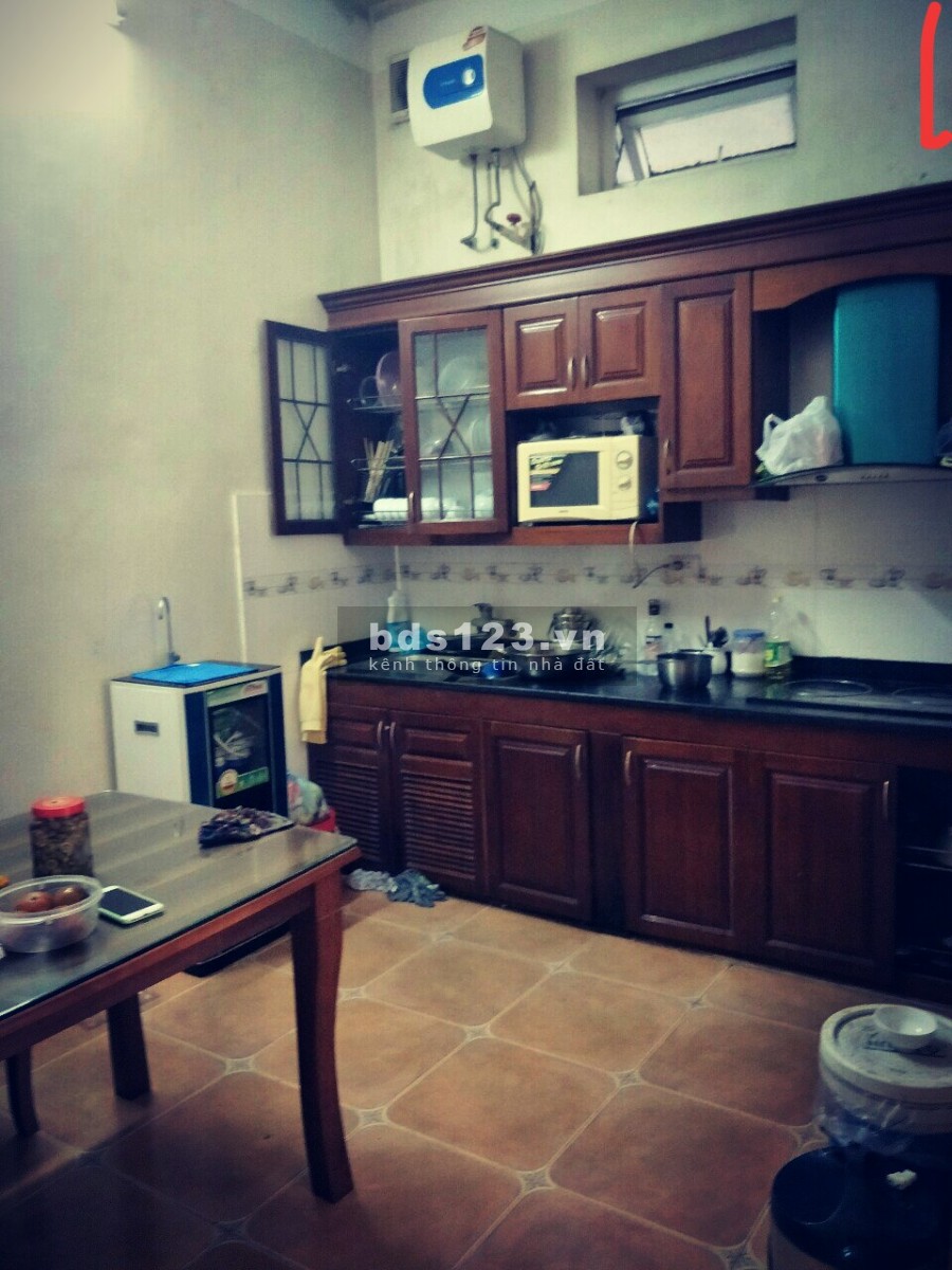 Bán biệt thự Ngọc Thụy, 160m2 x 3,5 tầng, Giá 10.5 tỷ, sân vườn để 2 Ô tô