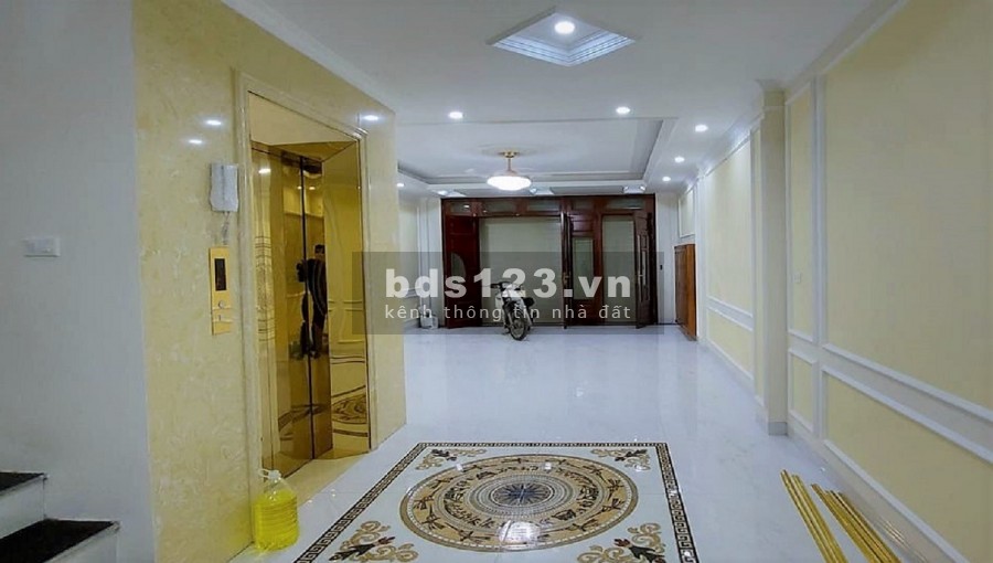 Bán nhà phố Trần Thái Tông, Cầu Giấy. Lô góc, ô tô, KD. 106m2 MT8m 9T 30tỷ