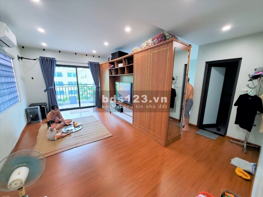 Bán nhà phố Trần Thái Tông, Cầu Giấy. Lô góc, ô tô, KD. 106m2 MT8m 9T 30tỷ