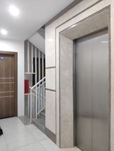 Cần bán nhà mặt phố Tây Hồ 200m2, 7 tầng, mặt tiền 8m vị trí đắc địa Doanh Thu 13000usd/tháng