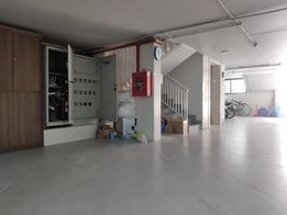Cần bán nhà mặt phố Tây Hồ 200m2, 7 tầng, mặt tiền 8m vị trí đắc địa Doanh Thu 13000usd/tháng