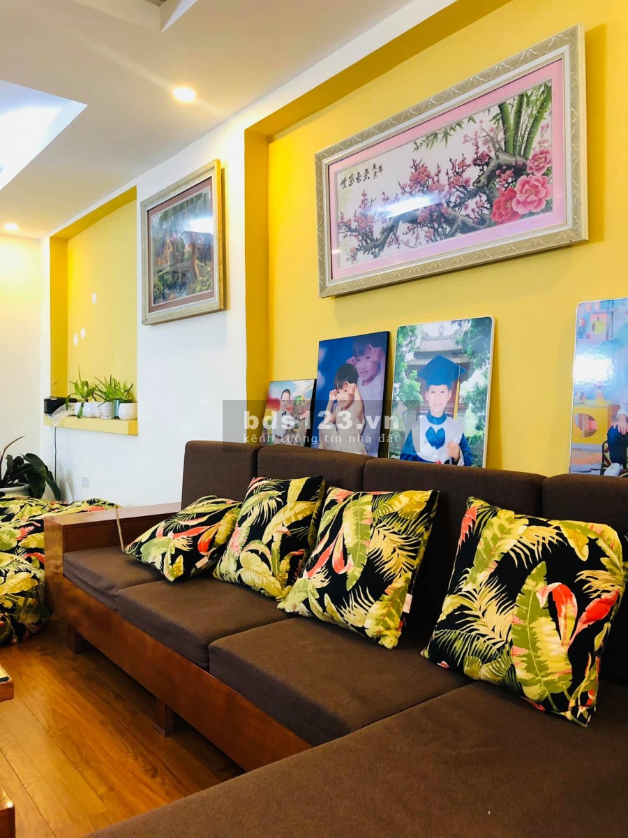 Bán nhà đẹp nhất phố Hồ Đắc Di, vài bước ra phố, dt 48m2, 4 pn, gần hồ giá bao tốt