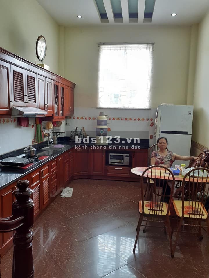 Bán nhà mặt ngõ Quận Hai Bà Trưng, dt 60m2, 5 tầng, giá 6 tỷ, ô tô vào nhà 2 mặt thoáng