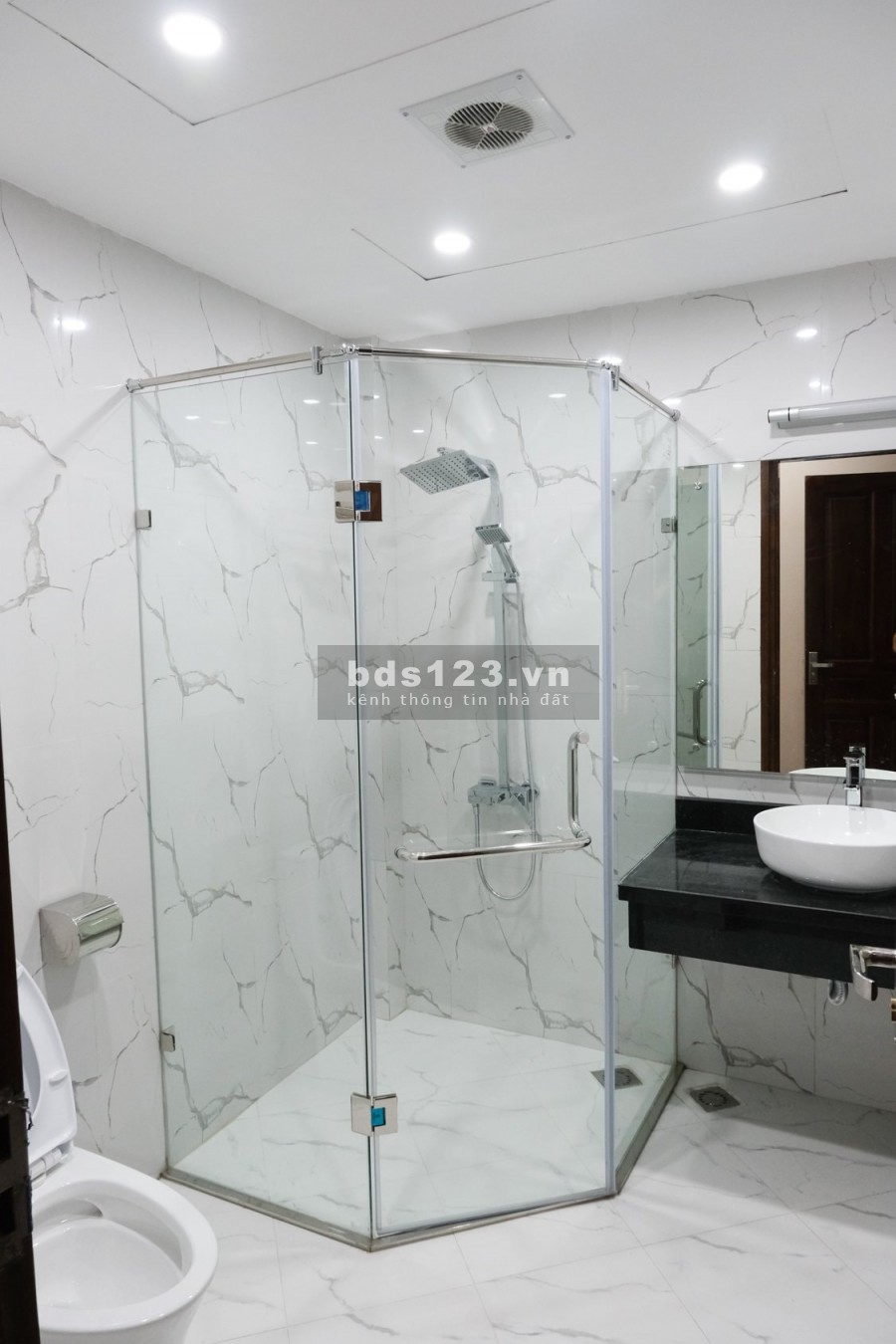 Bán nhà nguyên căn phố Nguyễn Ngọc Nại, Quận Thanh Xuân, phân lô Quân Đội thang máy, gara ô tô
