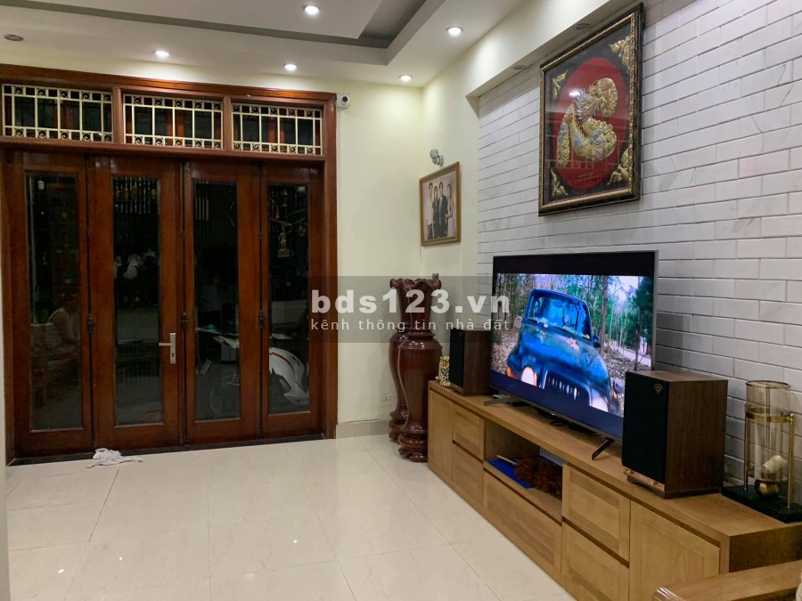 Bán nhà Quan Nhân, ngõ oto, diện tích 60m2, 4 tầng đúc mặt tiền 6.5m, giá 6.8 tỷ