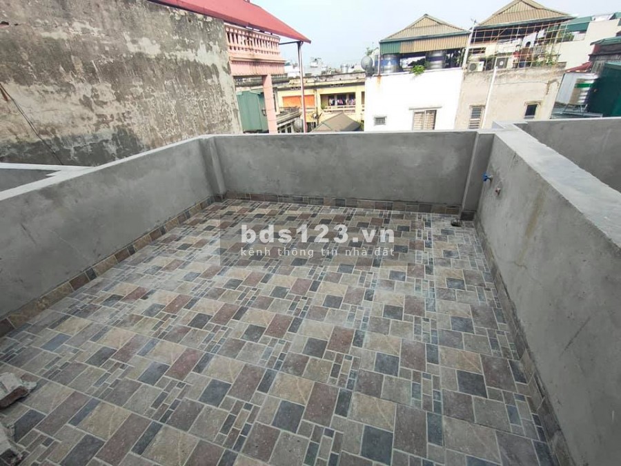 Bán nhà đẹp dt 45m2 ở luôn Ngô Gia Tự, Long Biên gần phố, phân lô khu an sinh đỉnh