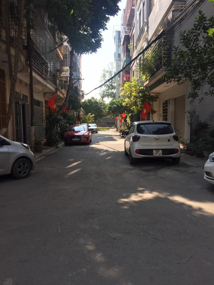 Bán nhà phố Láng Hạ, Kinh Doanh, ô tô Lexus ,thang máy, DT 51m2 x 7 tầng, giá 11.2 tỷ, 0779995666
