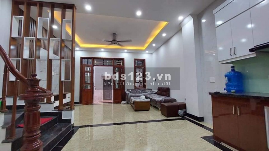 Cần tiền bán gấp phố Lụa Quận Hà Đông, giá bán 2.55 tỷ, sổ đỏ vuông đẹp, pháp lí rõ