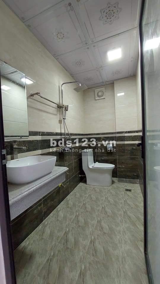 Cần tiền bán gấp phố Lụa Quận Hà Đông, giá bán 2.55 tỷ, sổ đỏ vuông đẹp, pháp lí rõ