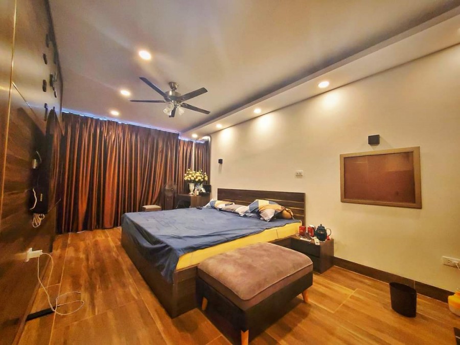 Bán Nhà Đào Tấn diện tích 80m2 đúc 5 tầng, nhỉnh 8 tỷ. Ngõ rộng, chỉ 10m ra ô tô