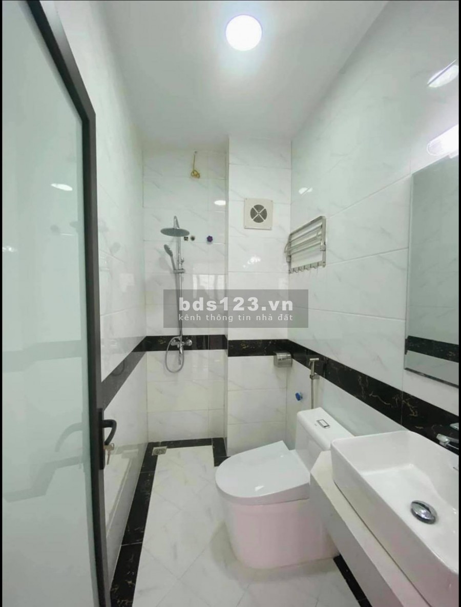 Bán nhà tầm tiền hiếm Tràn Quốc Vượng, Cầu Giấy, lô góc, 2 mặt ngõ, dt 32m2 giá 2.9 tỷ
