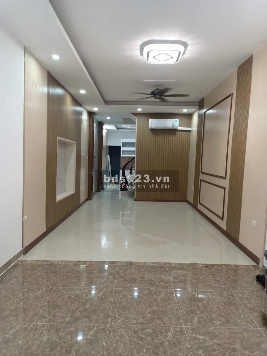 Bán nhà ngõ thông, gần ô tô nhà sổ đẹp phân lô, giá chỉ hơn 3 tỷ, liên hệ 0975298140
