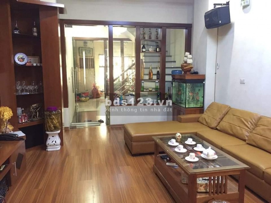 Bán nhà riêng phố Cảm Hội quận Hai Bà Trưng, Lô Góc, 38m2x5T, Giá rẻ