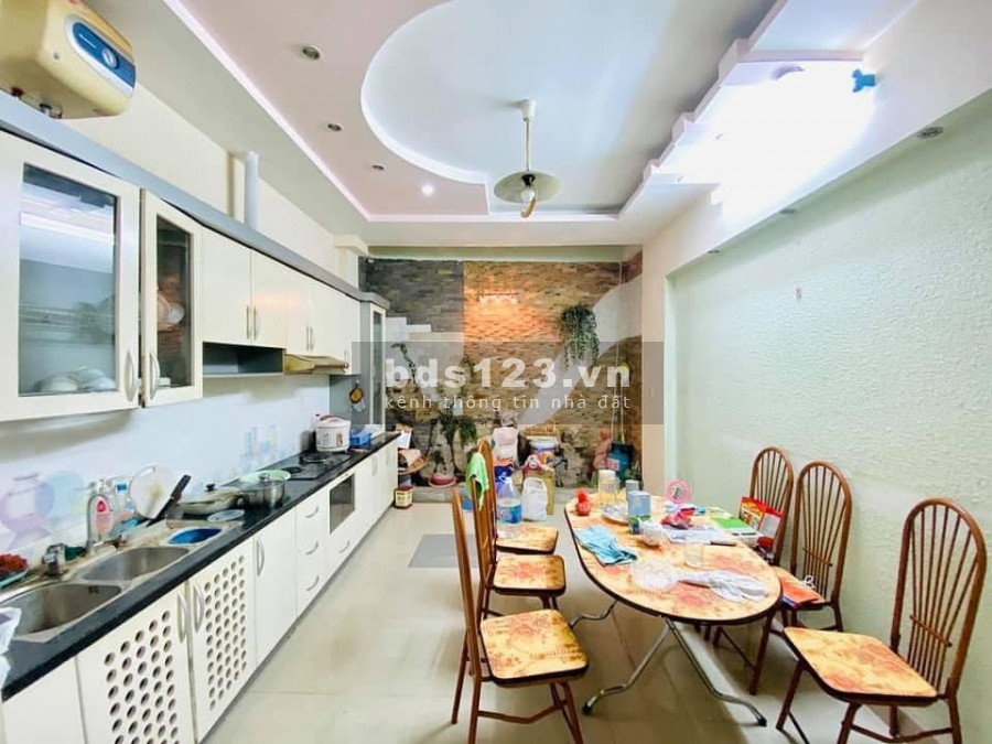 Bán Gấp Nhà Mặt Phố Chiến Thắng Quận Hà Đông, dt 46m2 4 tầng, giá bán 4.6 tỷ