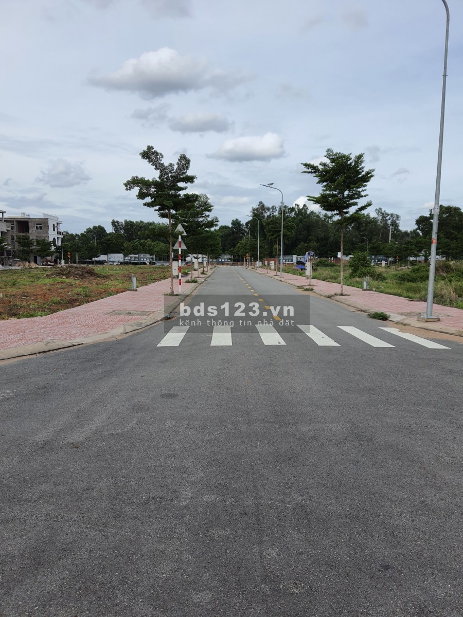 Còn 1 lộ đất giá rẻ tại An Phú, Thuận An, Bình Dương. Xung quanh dân đông,