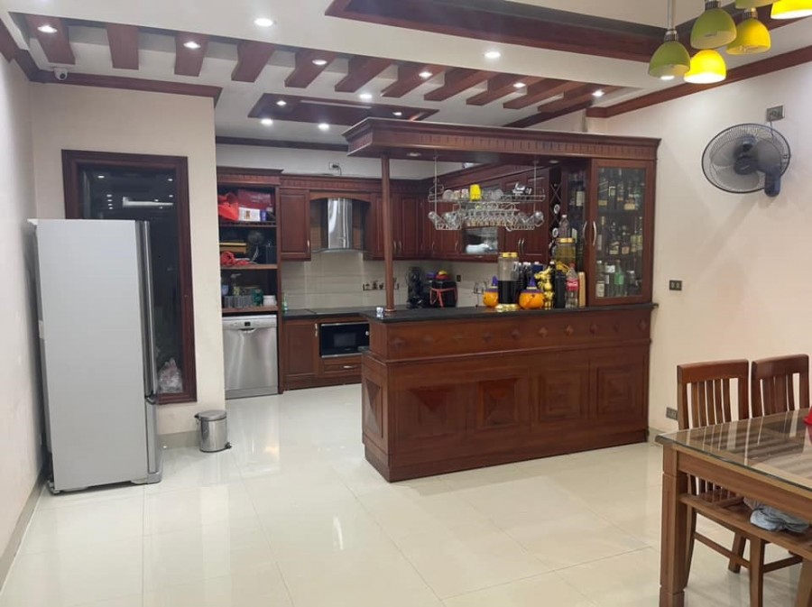 Bán nhà Cầu Giấy kinh doanh giá 8,5 tỷ, 5 tầng dt 56m2, gara ô…