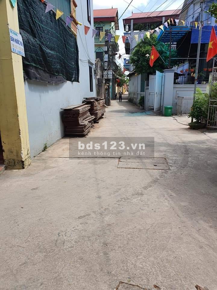 Bán mảnh đất ở lộc diện tích sử dụng 42m Thanh Trì, gần Trường giá bán 1.2 tỷ, sổ sẵn
