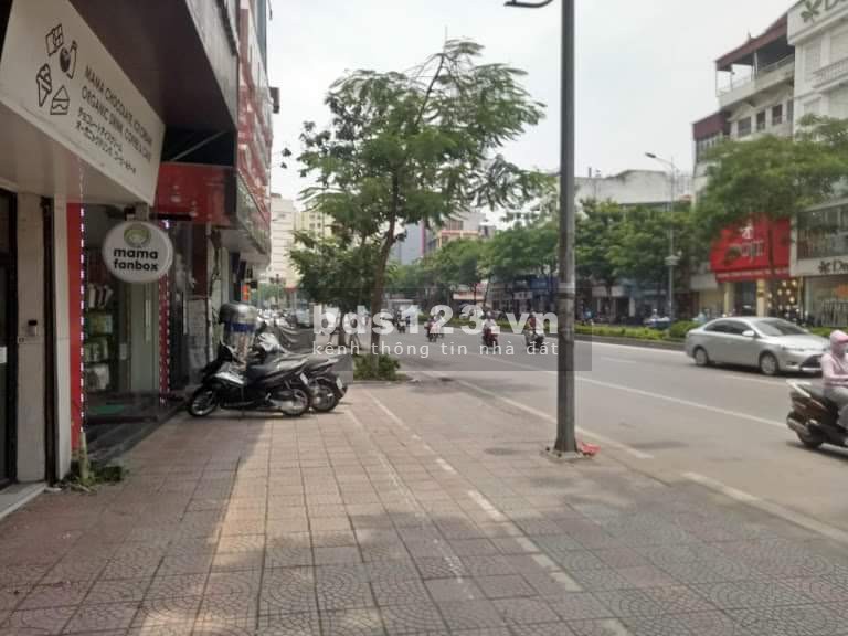 Cần bán gấp nhà nguyên căn 90m2, mặt phố Nguyễn Văn Cừ, giá cực rẻ chỉ 15 tỷ, lhcc
