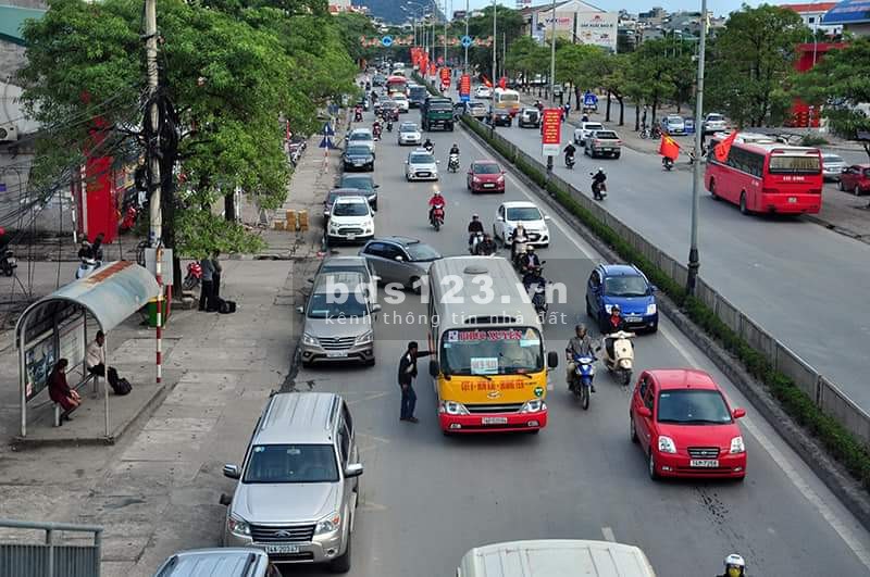 Cần bán gấp nhà nguyên căn 90m2, mặt phố Nguyễn Văn Cừ, giá cực rẻ chỉ 15 tỷ, lhcc