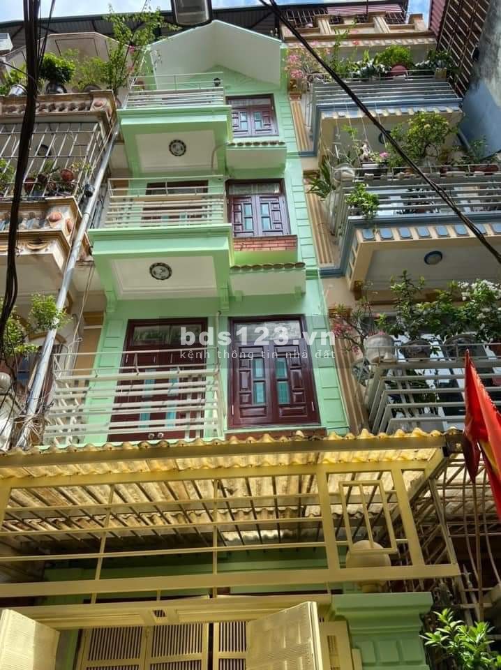 Bán nhà Đại La cực đẹp giá Côvit, dt 30m2, 2 tỷ hơn có thương lượng mạnh cho khách có thiện chí