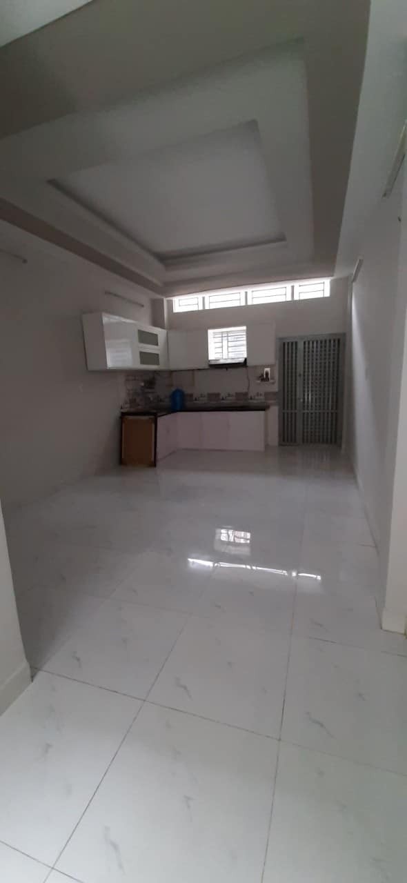 Bán nhà ngay mặt tiền kinh doanh đường số 8, Gò Vấp, dt 4x19m, 2 tầng giá chỉ 6,3 tỷ