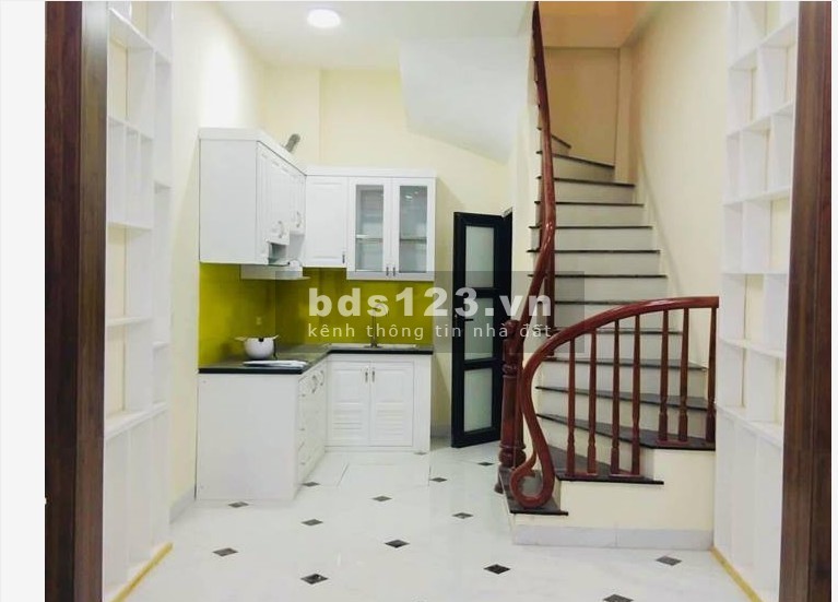 Cần bán nhà mặt ngõ phố Trần Quốc Vượng, Ba Đình 25m2, 5 tầng, 2 tỷ hơn