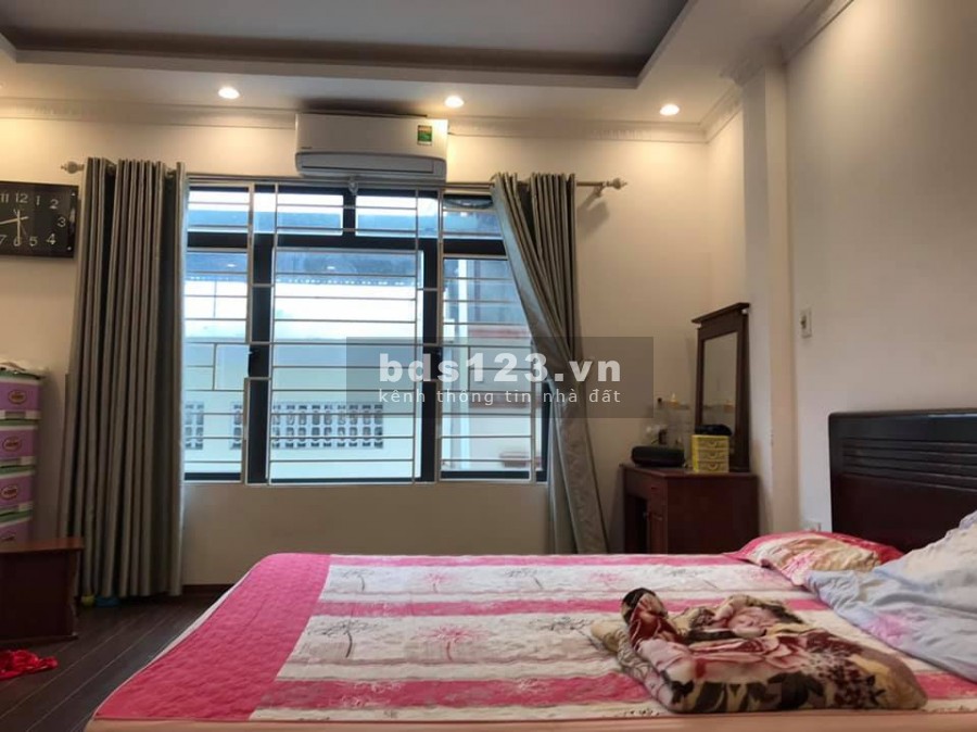 Nhà đẹp phân lô oto diện tích sử dụng 45m2, 5 tầng đúc, giá bán 3.2 tỷ Phố Vọng, lhcc
