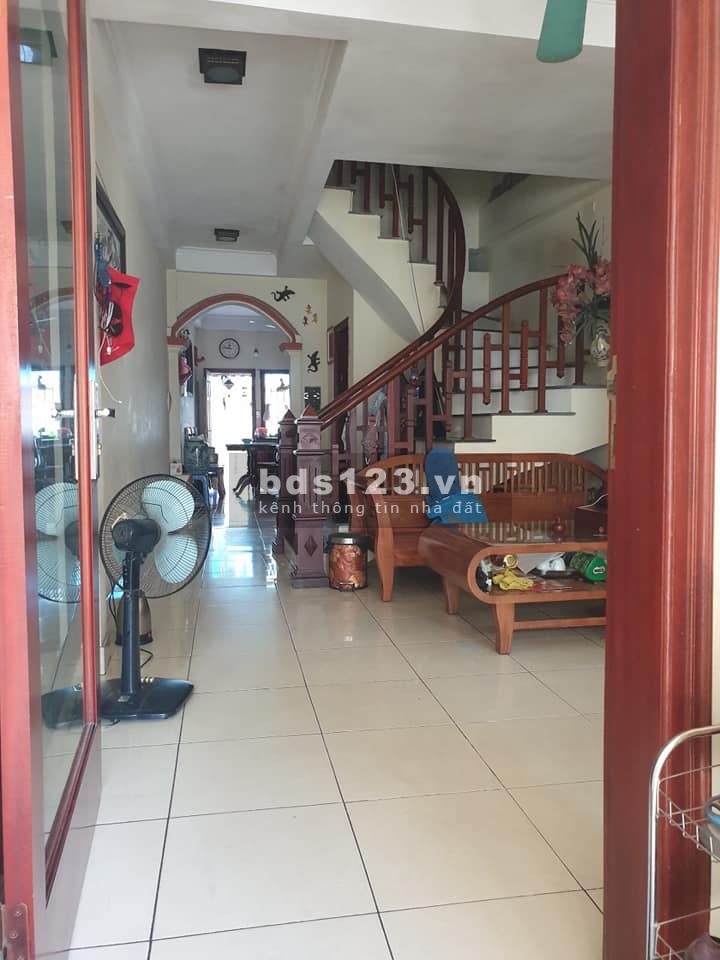 Nhà đẹp phân lô oto diện tích sử dụng 45m2, 5 tầng đúc, giá bán 3.2 tỷ Phố Vọng, lhcc